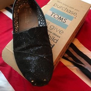Toms